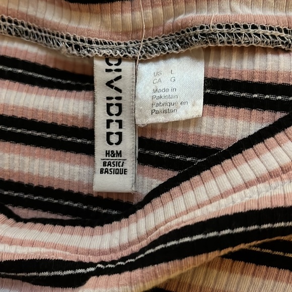 divided crop top - Picture 2 of 2